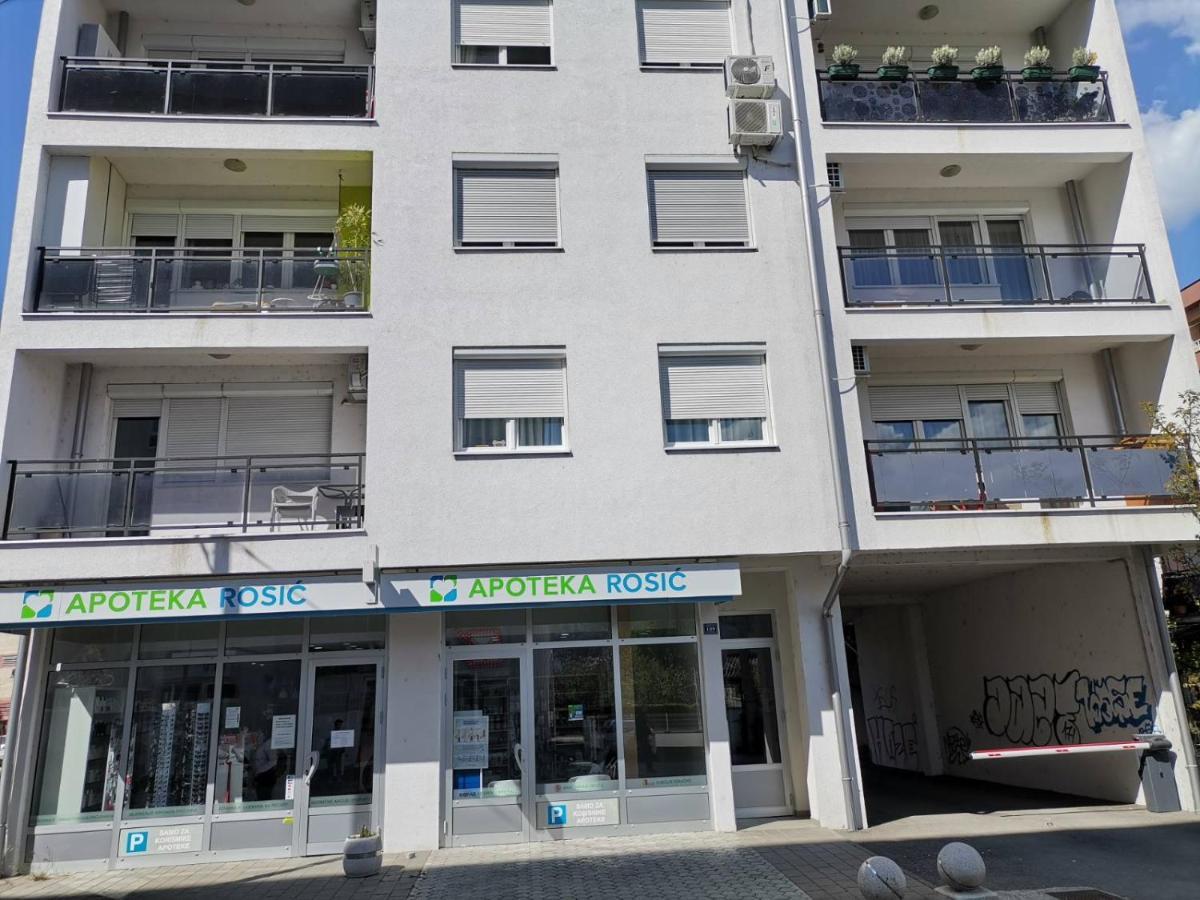 Centar Apartman Enmi 111 بانيا لوكا المظهر الخارجي الصورة
