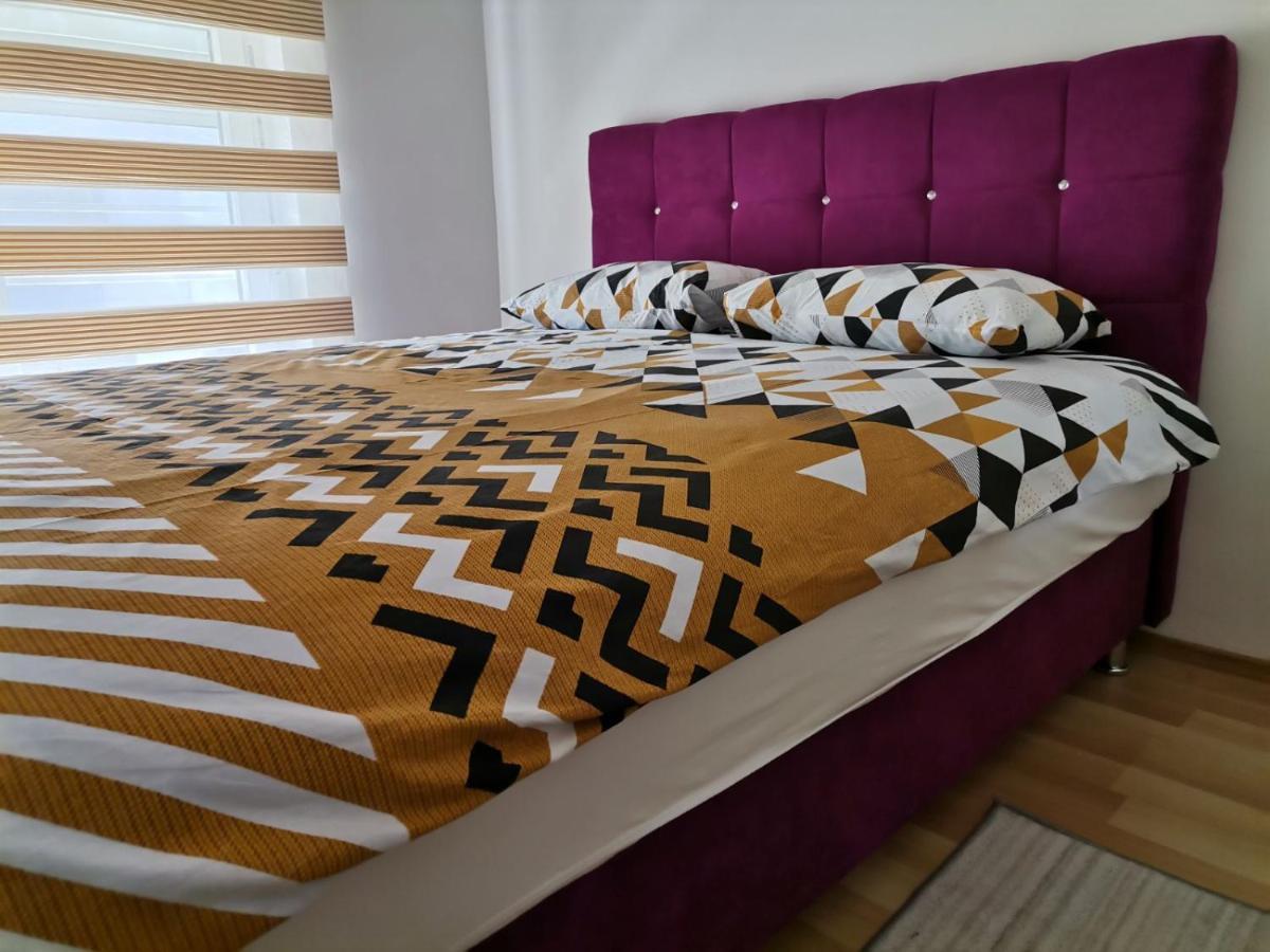 Centar Apartman Enmi 111 بانيا لوكا المظهر الخارجي الصورة